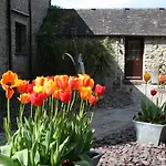 Birslack Grange Дом отдыха *